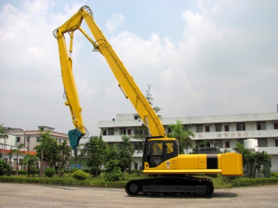 查看 挖掘機拆樓臂在博志達工廠安裝調試實況 詳情
