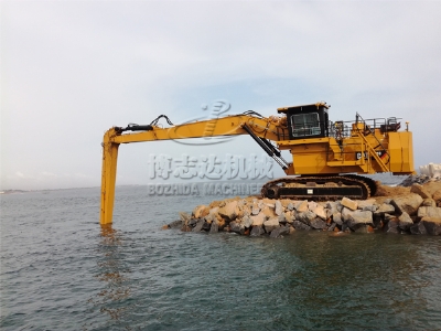 查看 CAT6018挖掘機全球首台32米加長臂在非洲施工實況 詳情